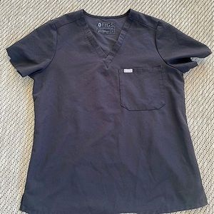 Pre owned womens figs scrub top size medium